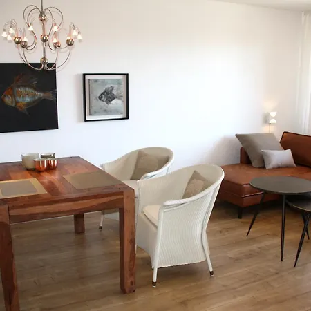 Apartment Ferienwohnung Maya, Sudbalkon & Ruhig Gelegen